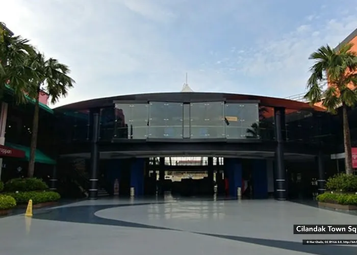 W Home Cikatomas Jakarta